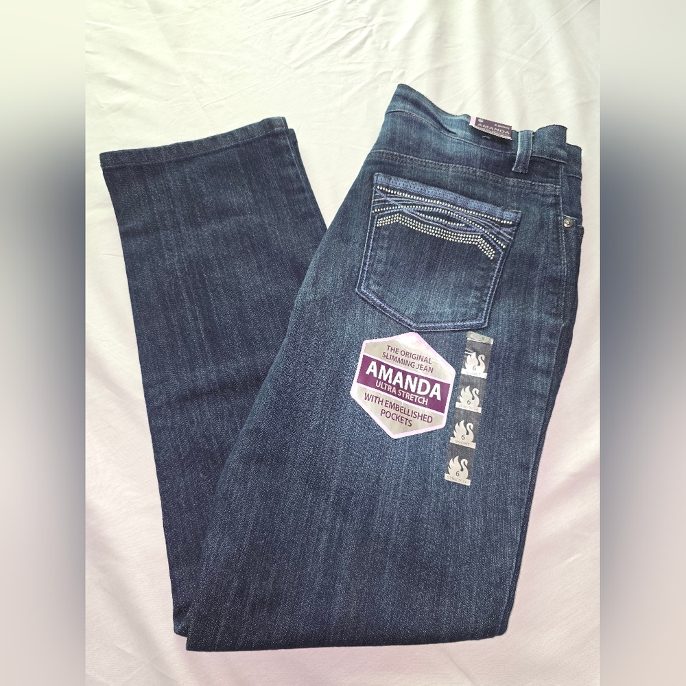 NWT - Gloria Vanderbilt - Amanda Dark Blue Jeans